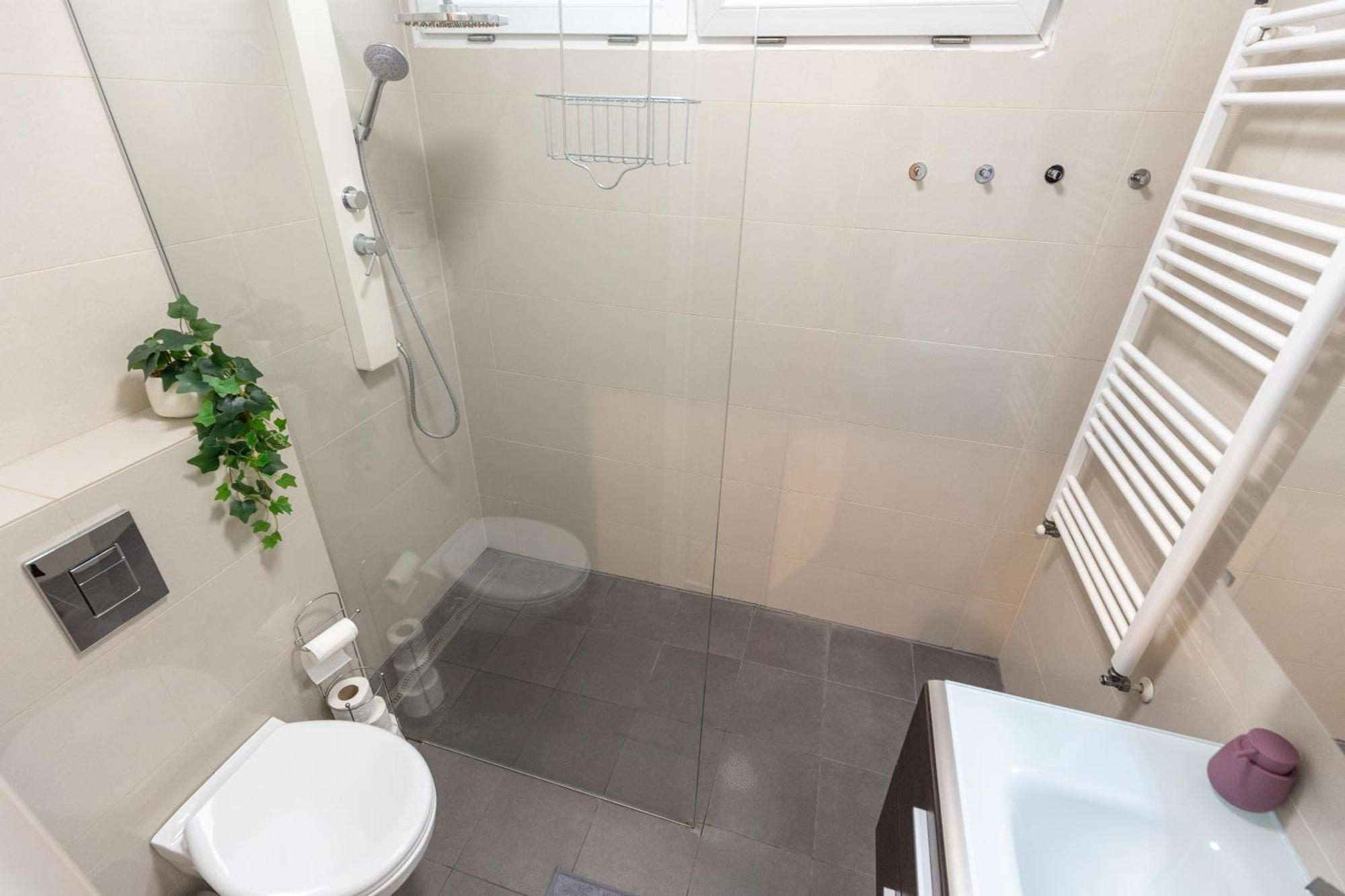 Apartament Gems Of - Ruby Unit